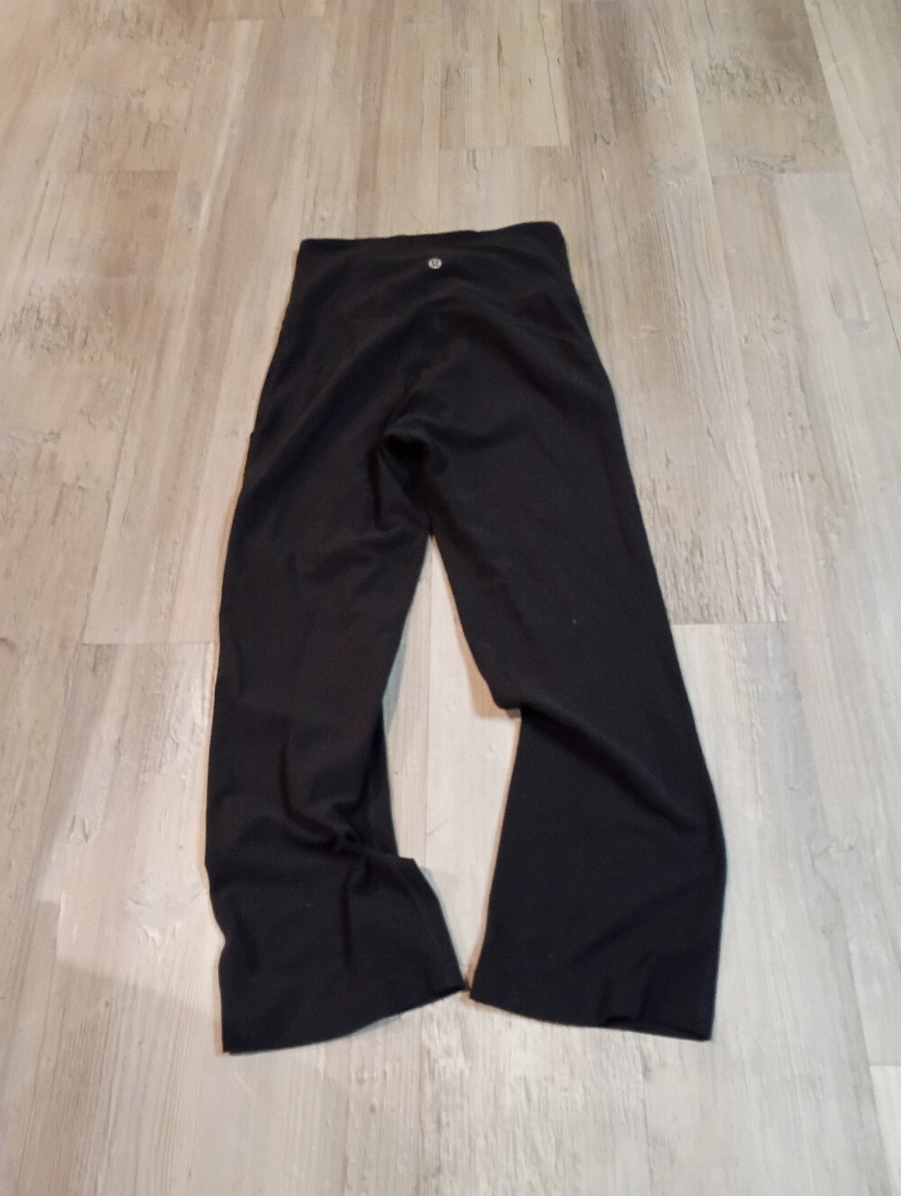 Lululemon - Picture 4 of 6